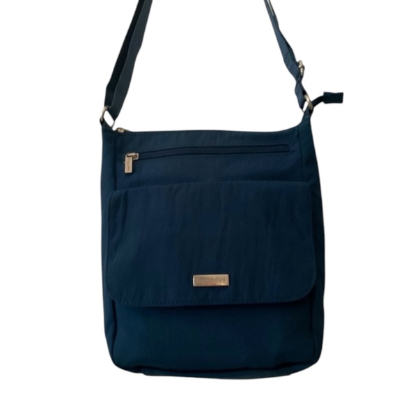 Baggallini Handbags - BAGGALLINI Women’s Town Bagg Adjustable Crossbody Black Like New